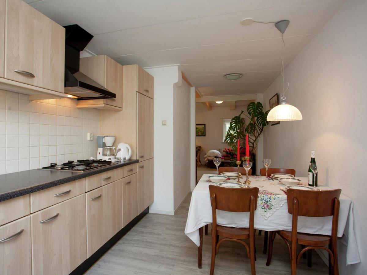 Fairytale Cottage In Nes Friesland With Garden Ngoại thất bức ảnh